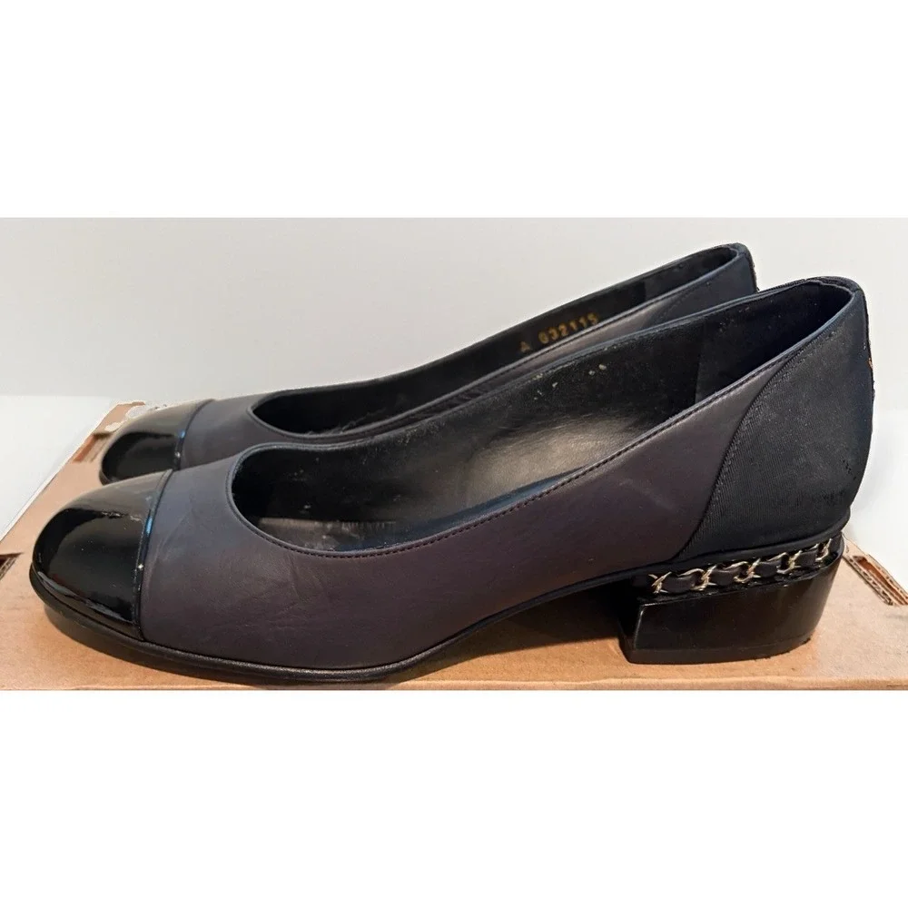 Chanel G32115 Black Leather Grosgrain Trim Patent Toe Chain Block Heel Pumps 38